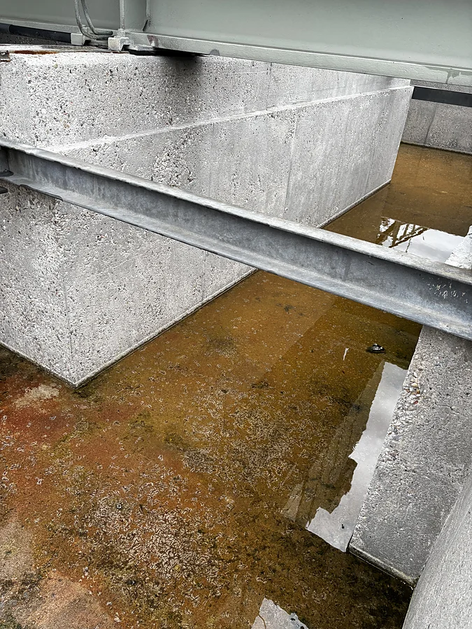 Detailansicht Wasserbelastung in einer Trafo-Grube